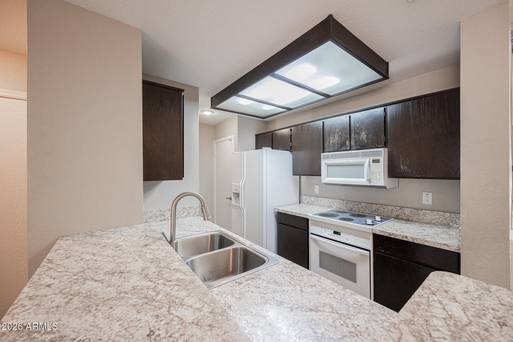 2035 S Elm Street - Photo 8