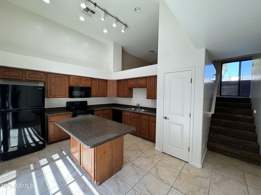 305 S Wilson Street - Photo 4