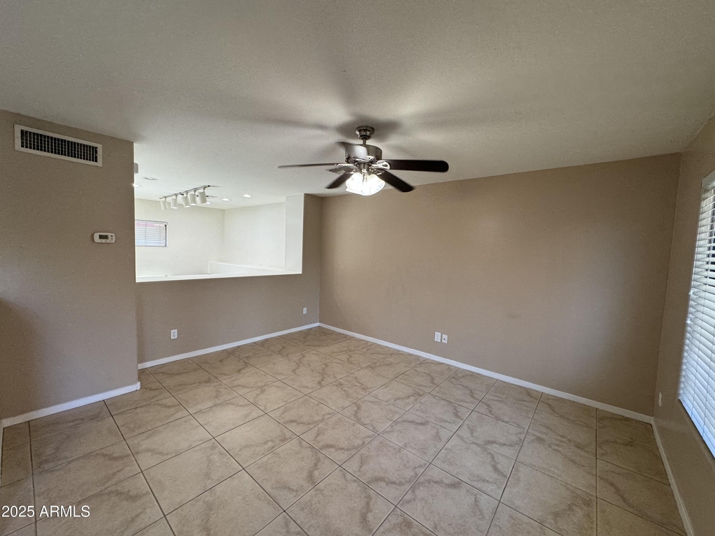 305 S Wilson Street - Photo 5