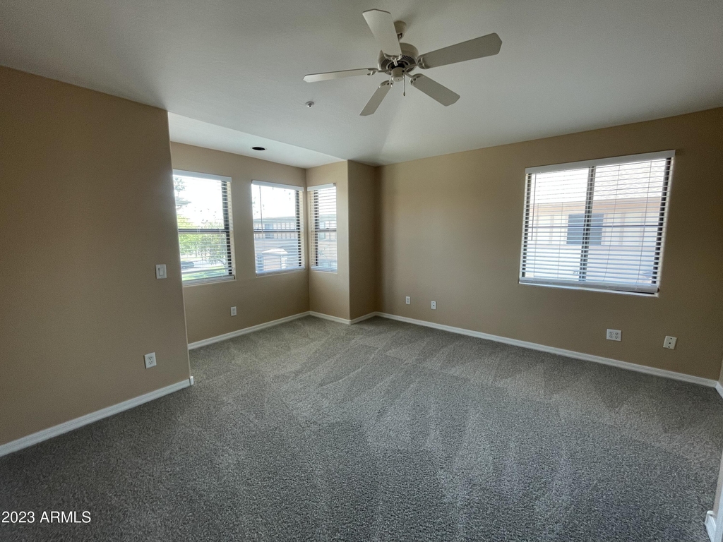 750 S Beck Avenue - Photo 10