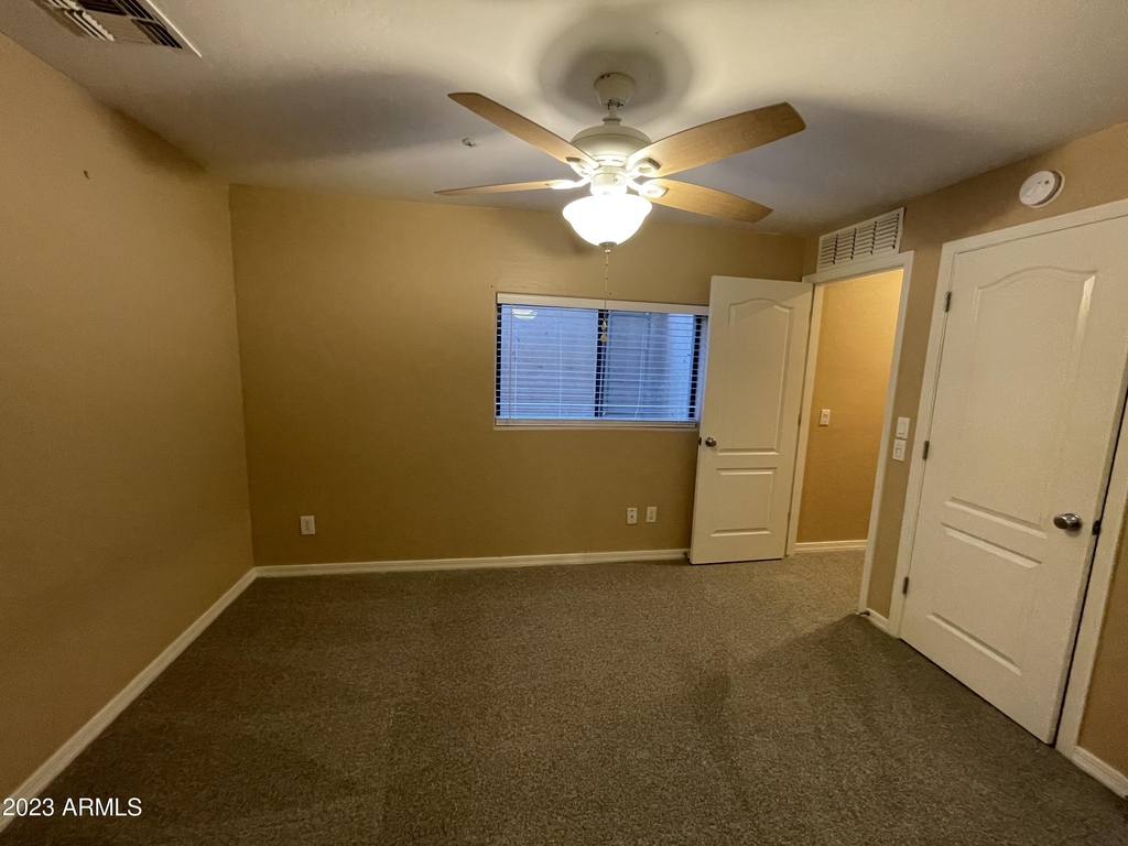 750 S Beck Avenue - Photo 15
