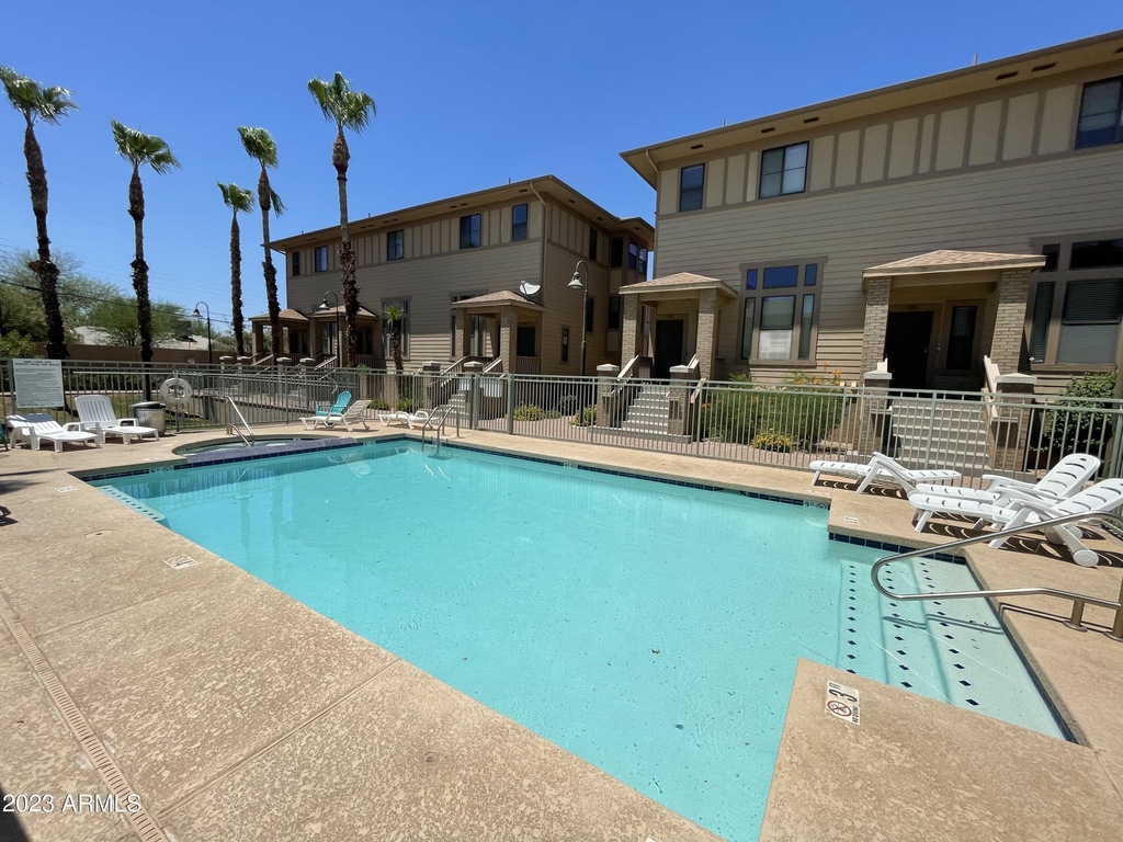750 S Beck Avenue - Photo 23