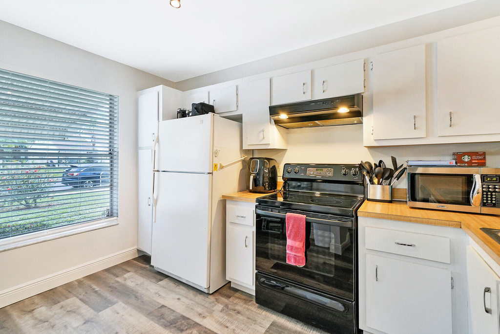 113 Pinewood Court - Photo 13