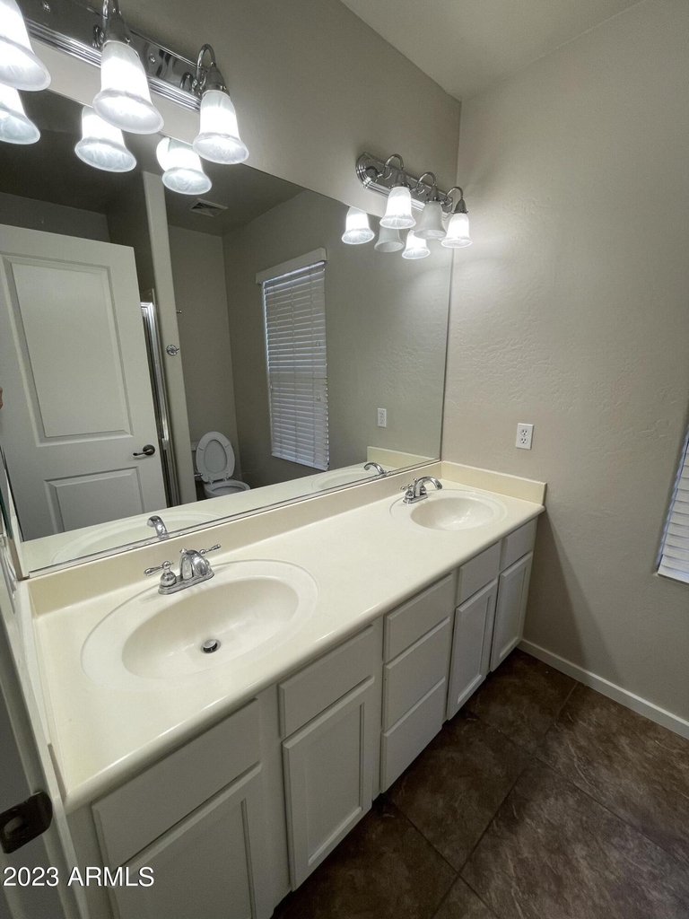 330 S Farmer Avenue - Photo 18