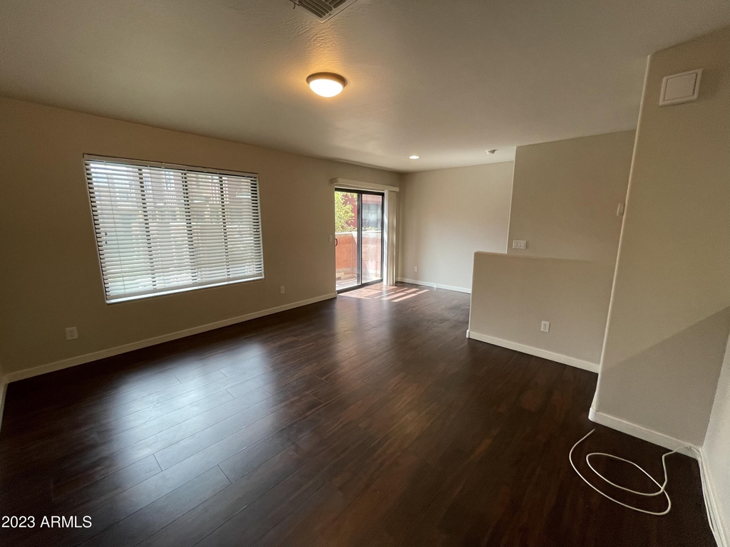 330 S Farmer Avenue - Photo 11