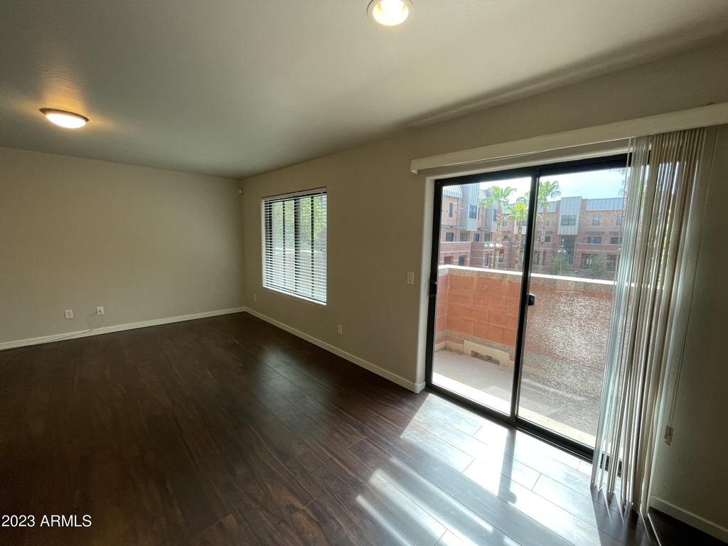 330 S Farmer Avenue - Photo 9