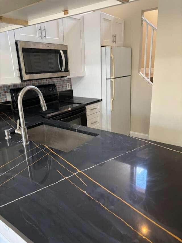 1088 Coral Club Drive - Photo 5