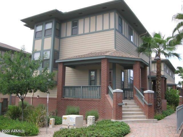 746 S Beck Avenue - Photo 0