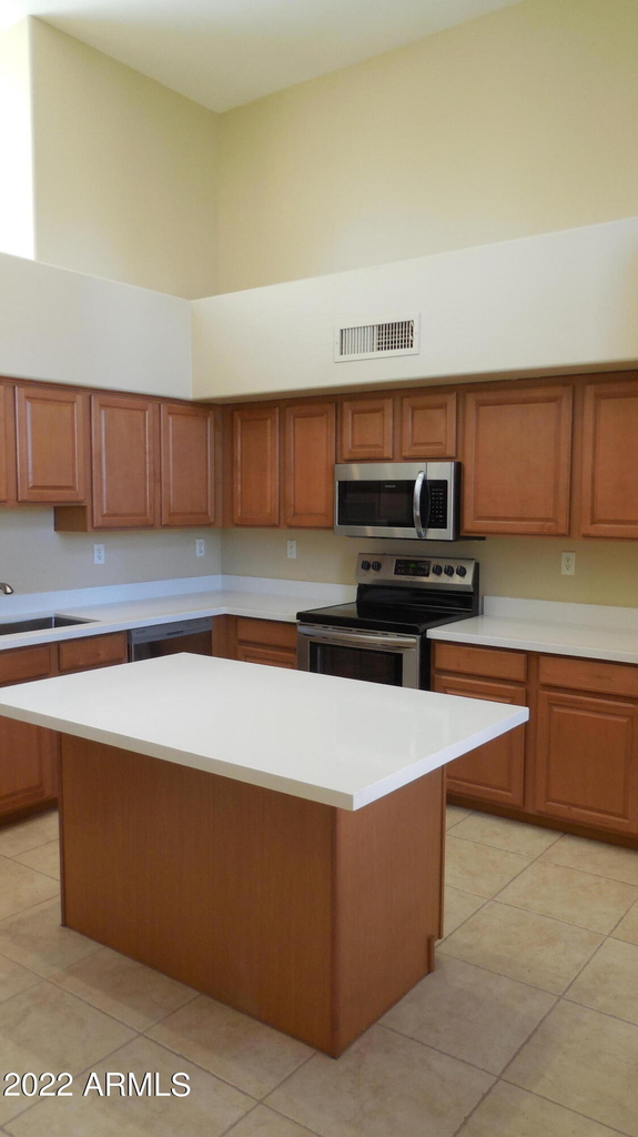 746 S Beck Avenue - Photo 4