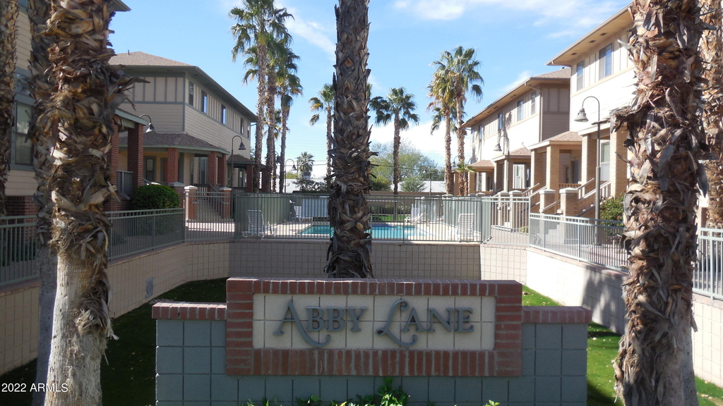746 S Beck Avenue - Photo 20