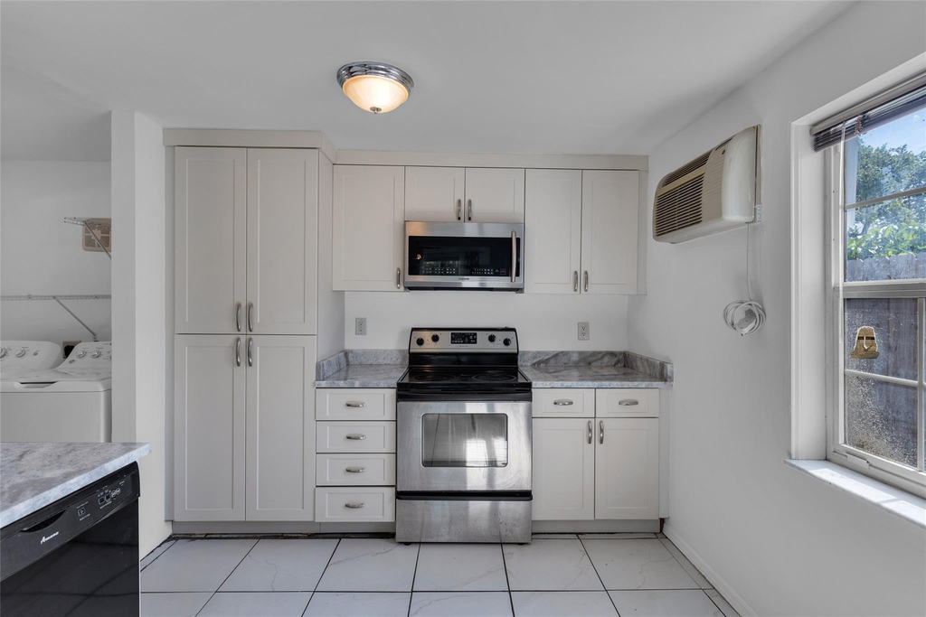 1906 Nw 45th Court - Photo 10