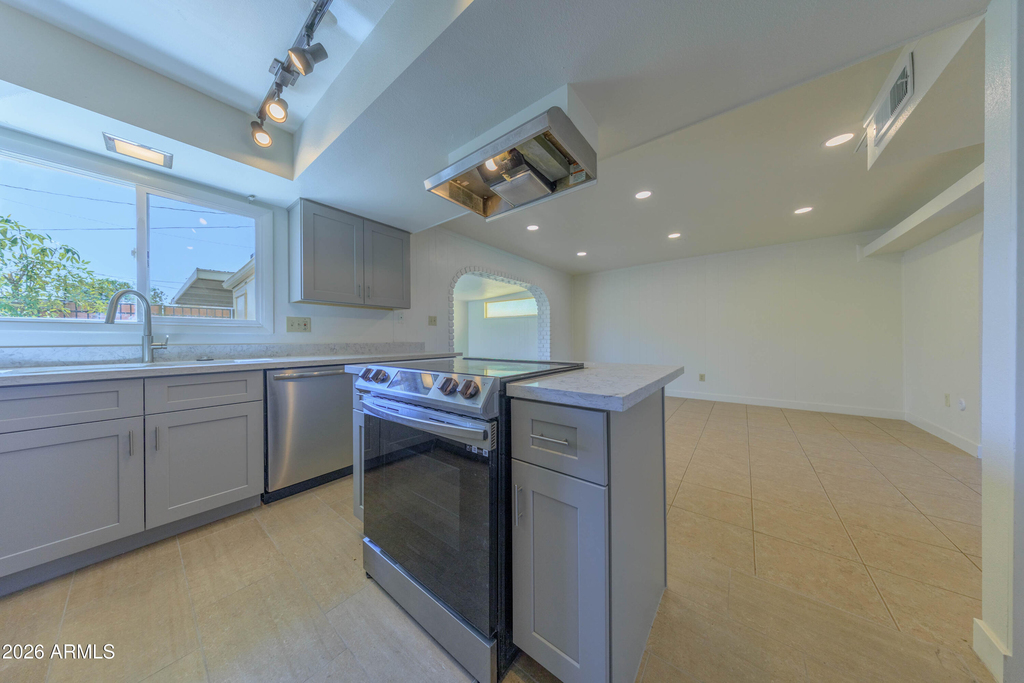 4558 N 15th Avenue - Photo 15