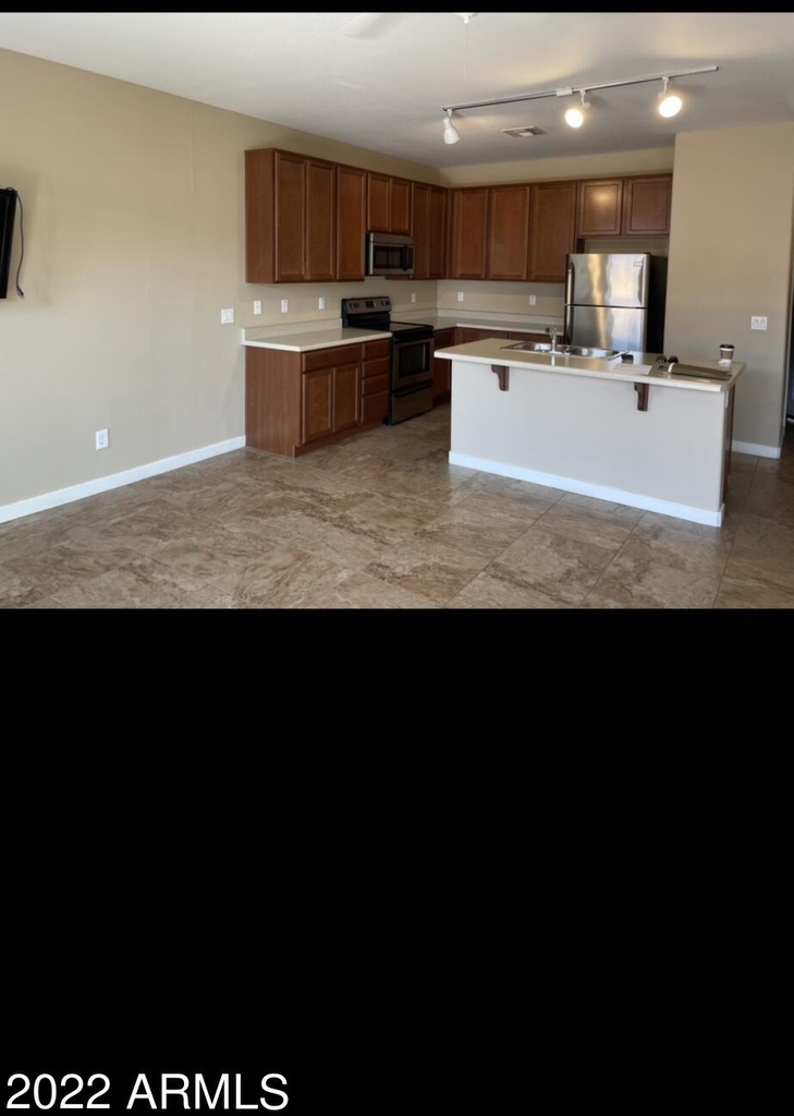 1155 E Cedar Street - Photo 2