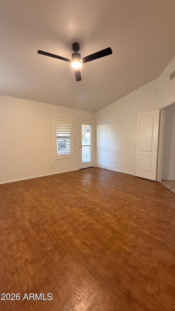 9621 W Potter Drive - Photo 8