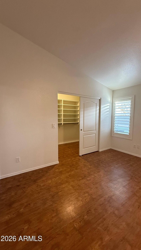9621 W Potter Drive - Photo 9