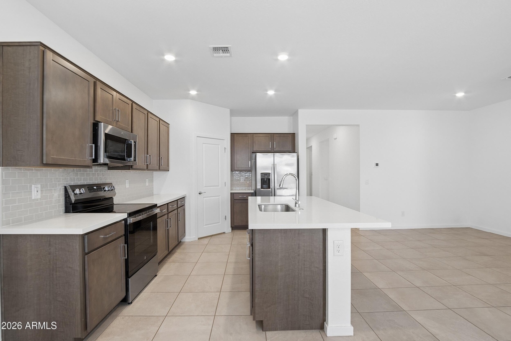 25293 W Wayland Drive - Photo 10