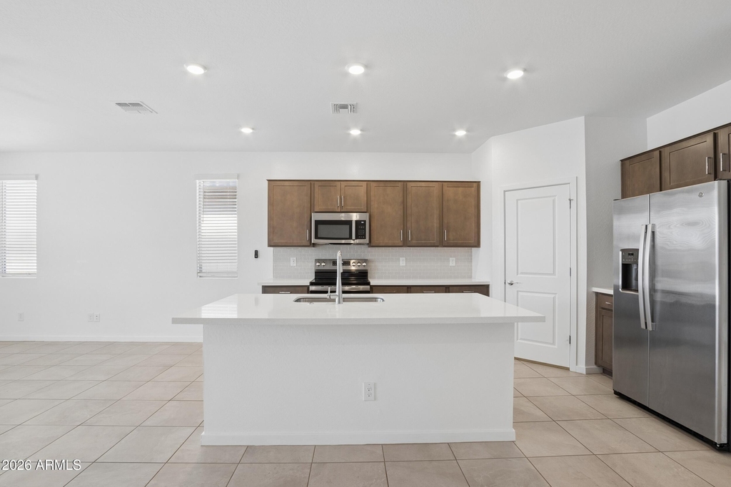 25293 W Wayland Drive - Photo 9