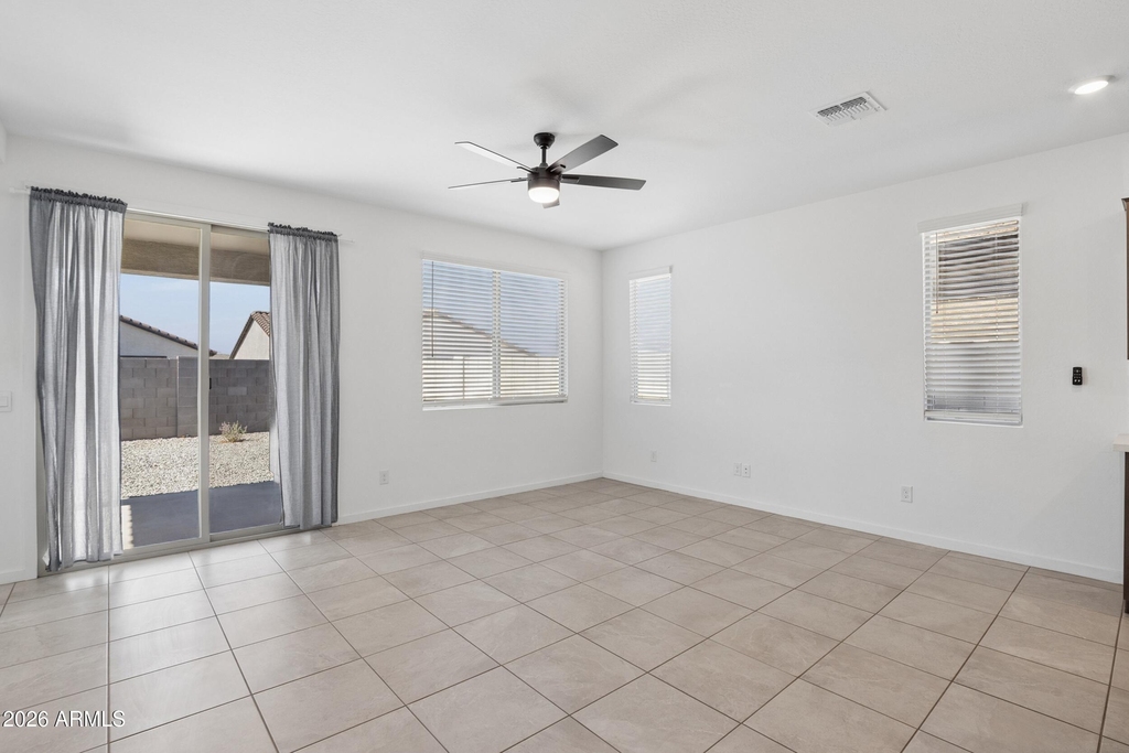 25293 W Wayland Drive - Photo 14
