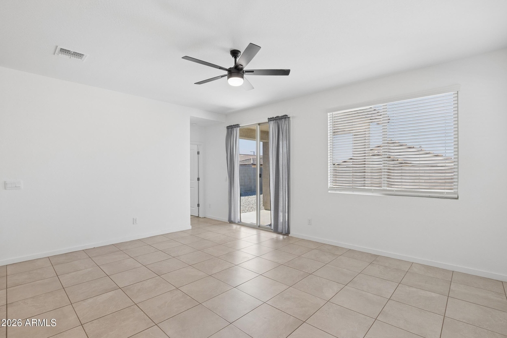 25293 W Wayland Drive - Photo 13