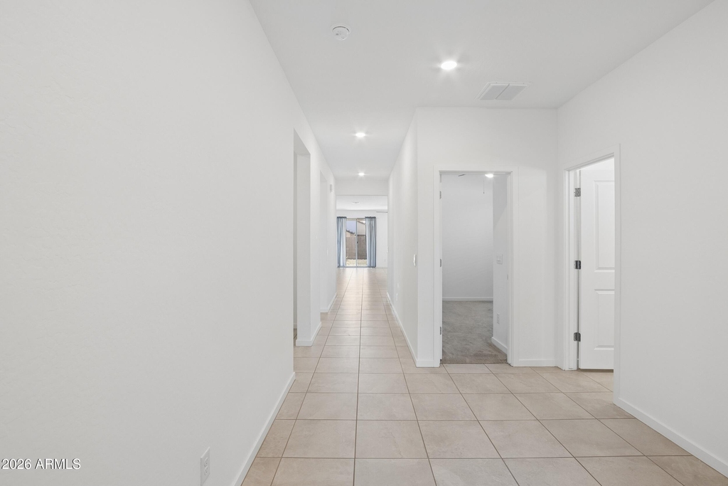 25293 W Wayland Drive - Photo 1