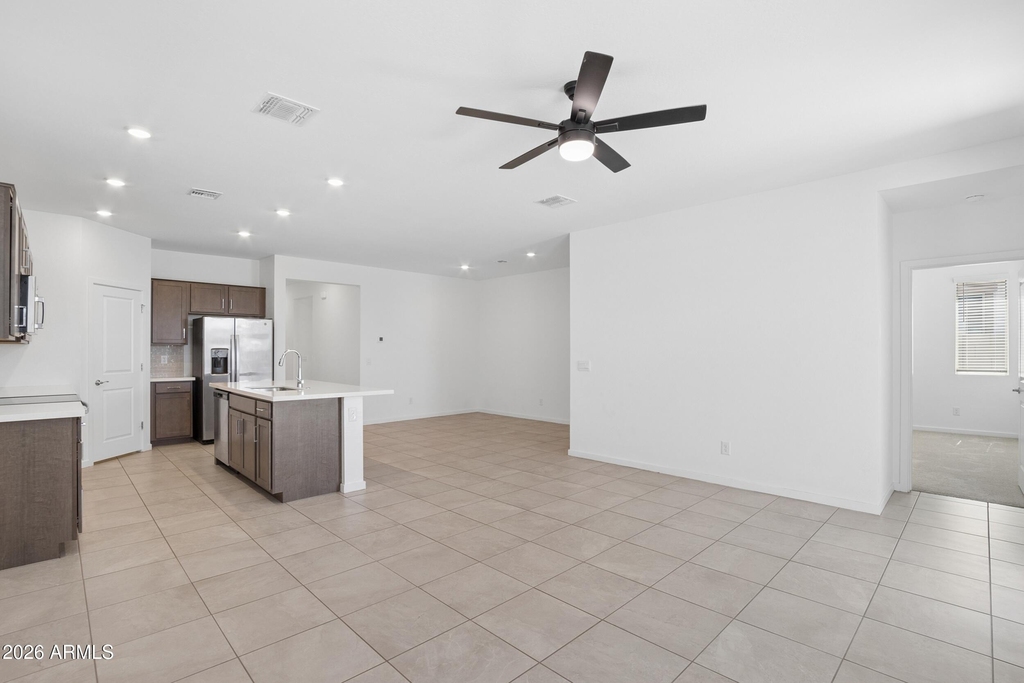 25293 W Wayland Drive - Photo 12