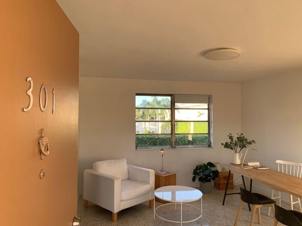 649 Sw 9th Street - Photo 0