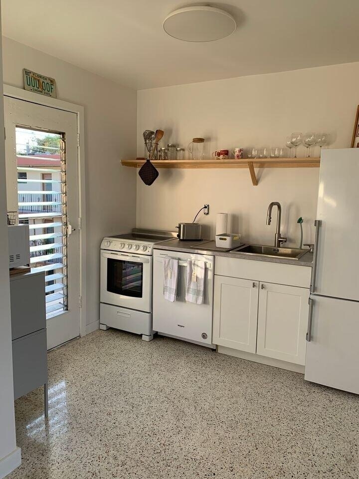 649 Sw 9th Street - Photo 3