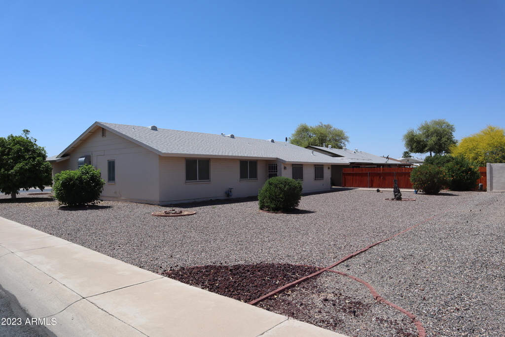 10102 W Andover Avenue - Photo 1