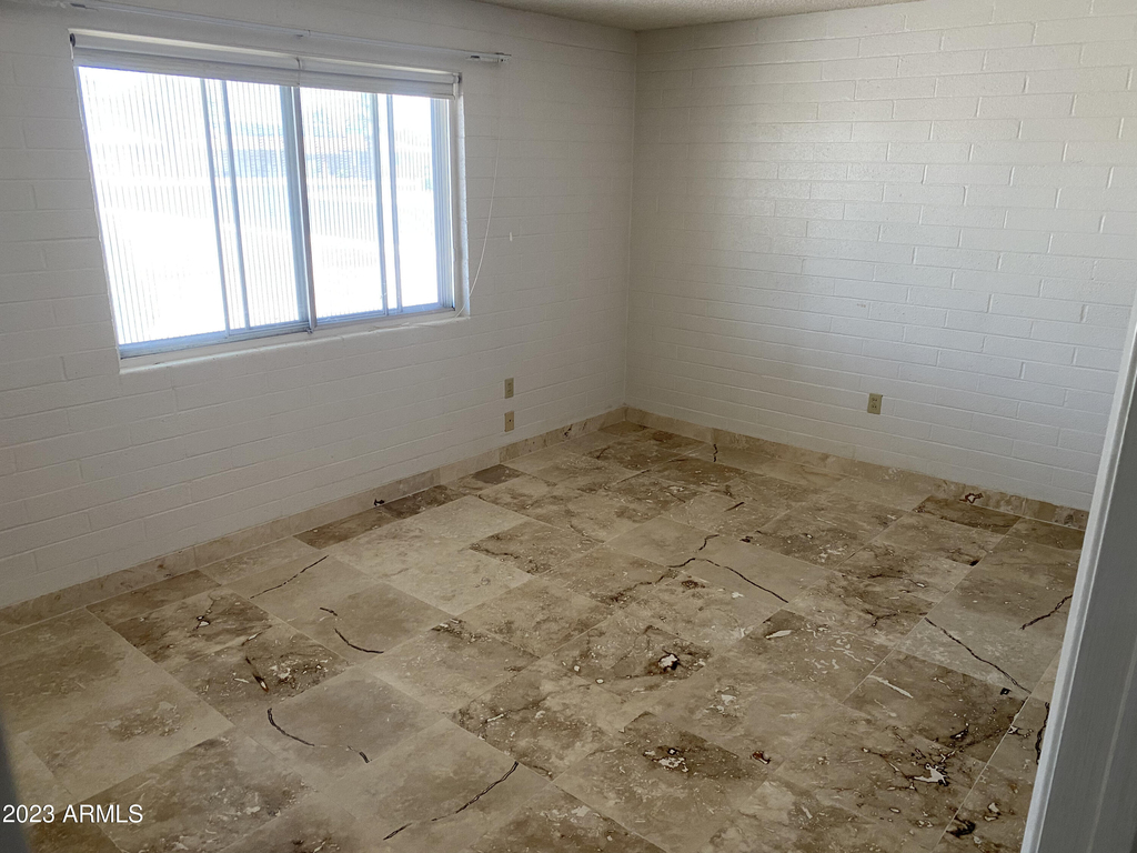 10102 W Andover Avenue - Photo 8