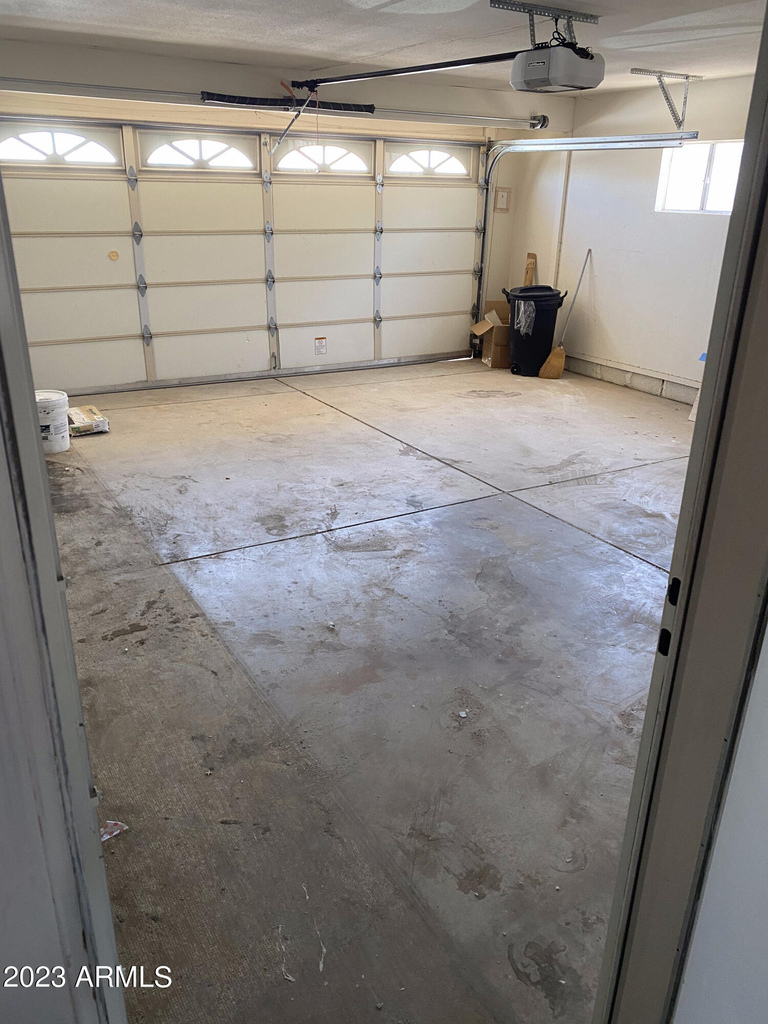 10102 W Andover Avenue - Photo 15