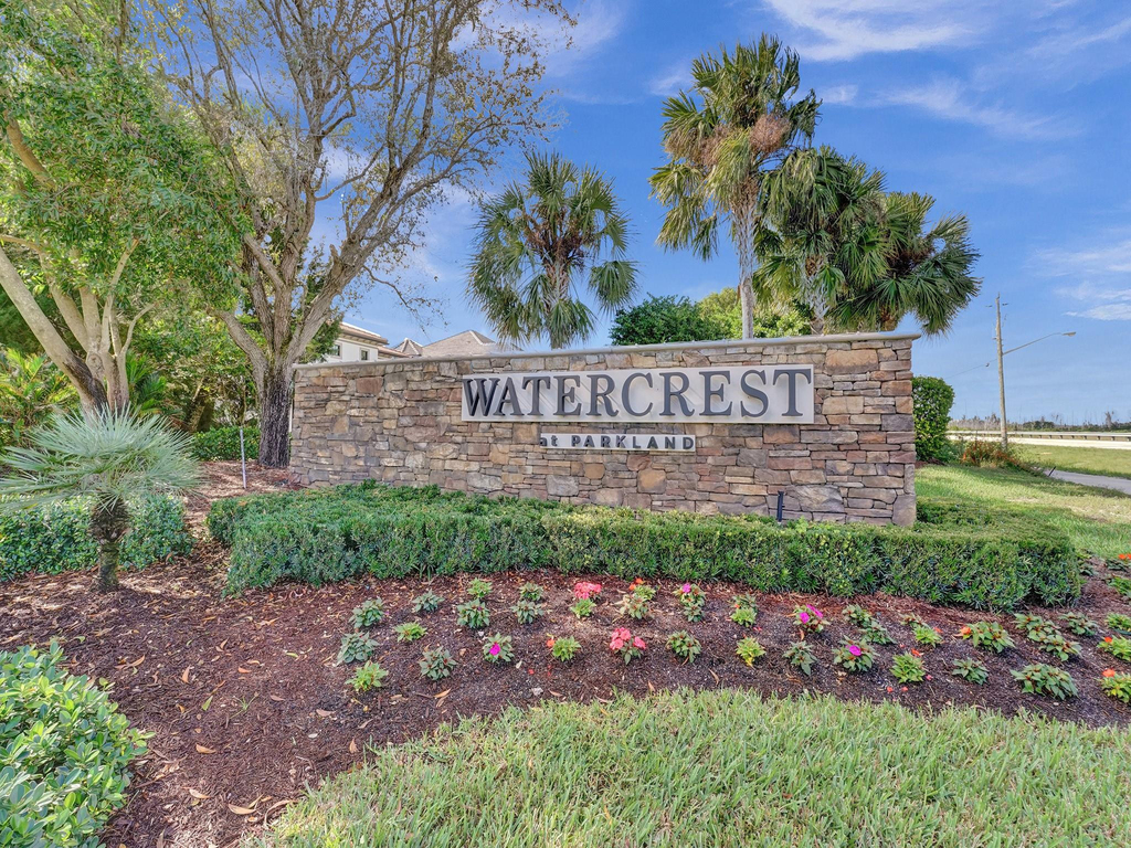 9345 Carrington Avenue - Photo 2