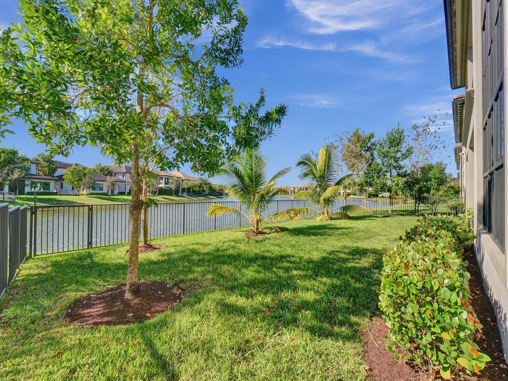 9345 Carrington Avenue - Photo 3