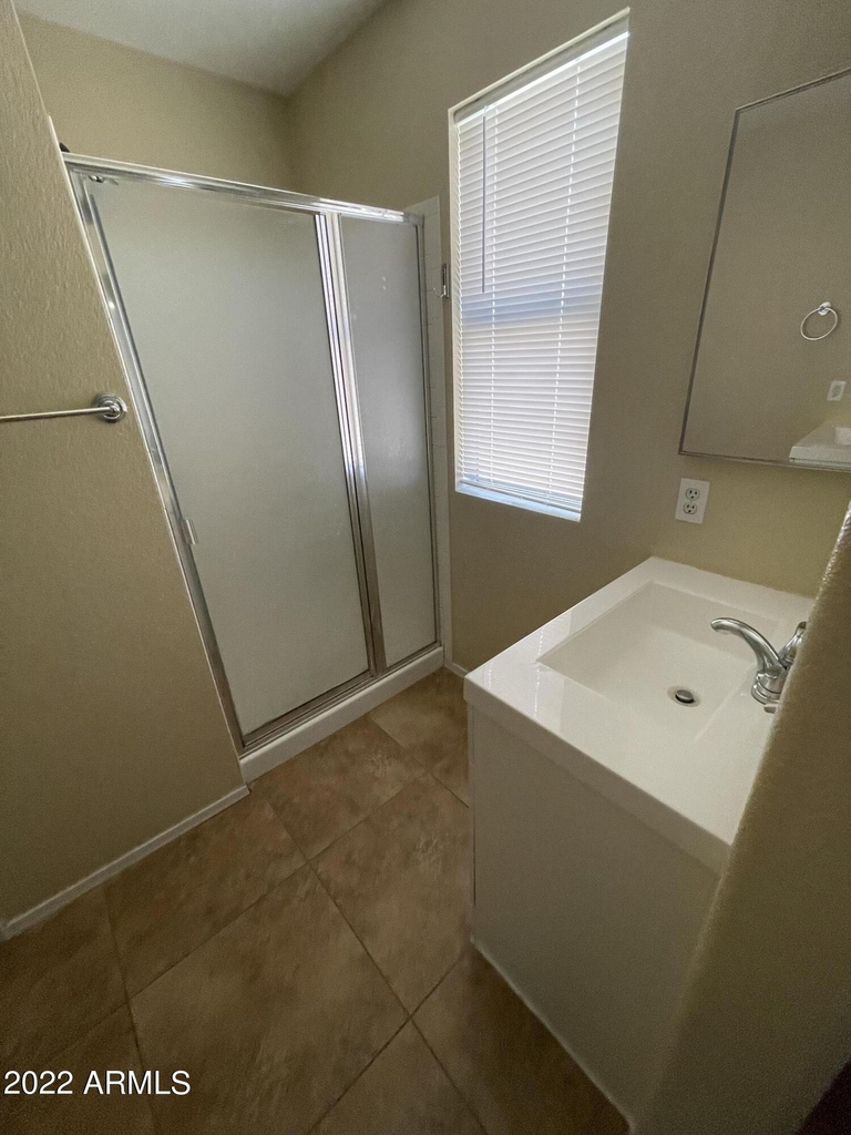 8831 N 114th Avenue - Photo 4
