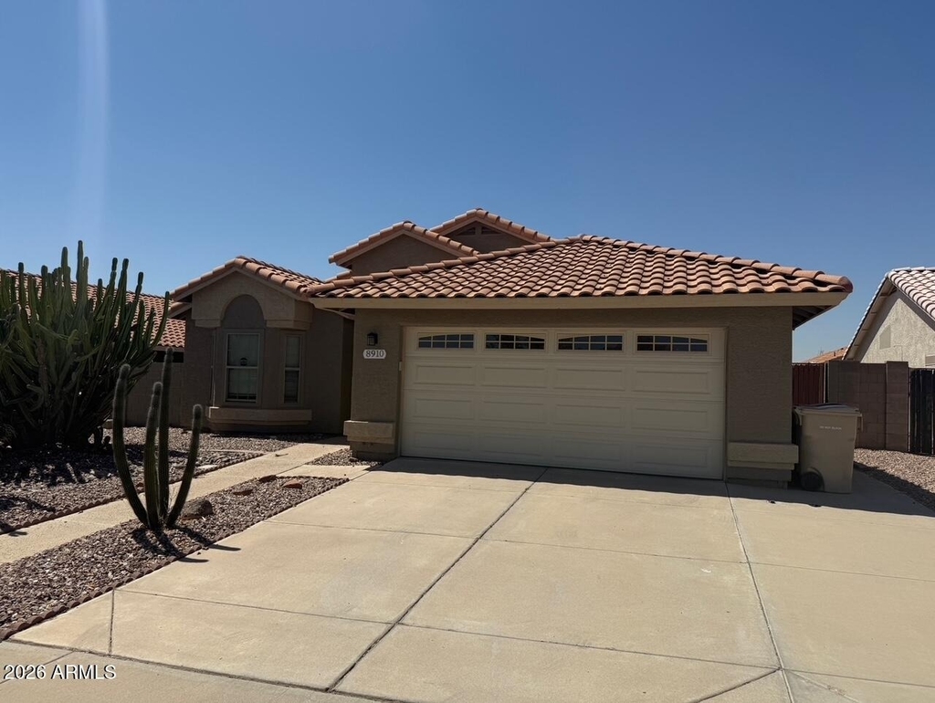 8910 N 114th Avenue - Photo 0