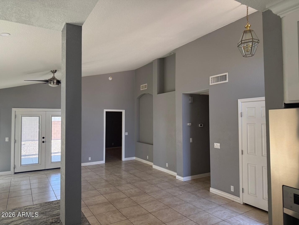 8910 N 114th Avenue - Photo 4