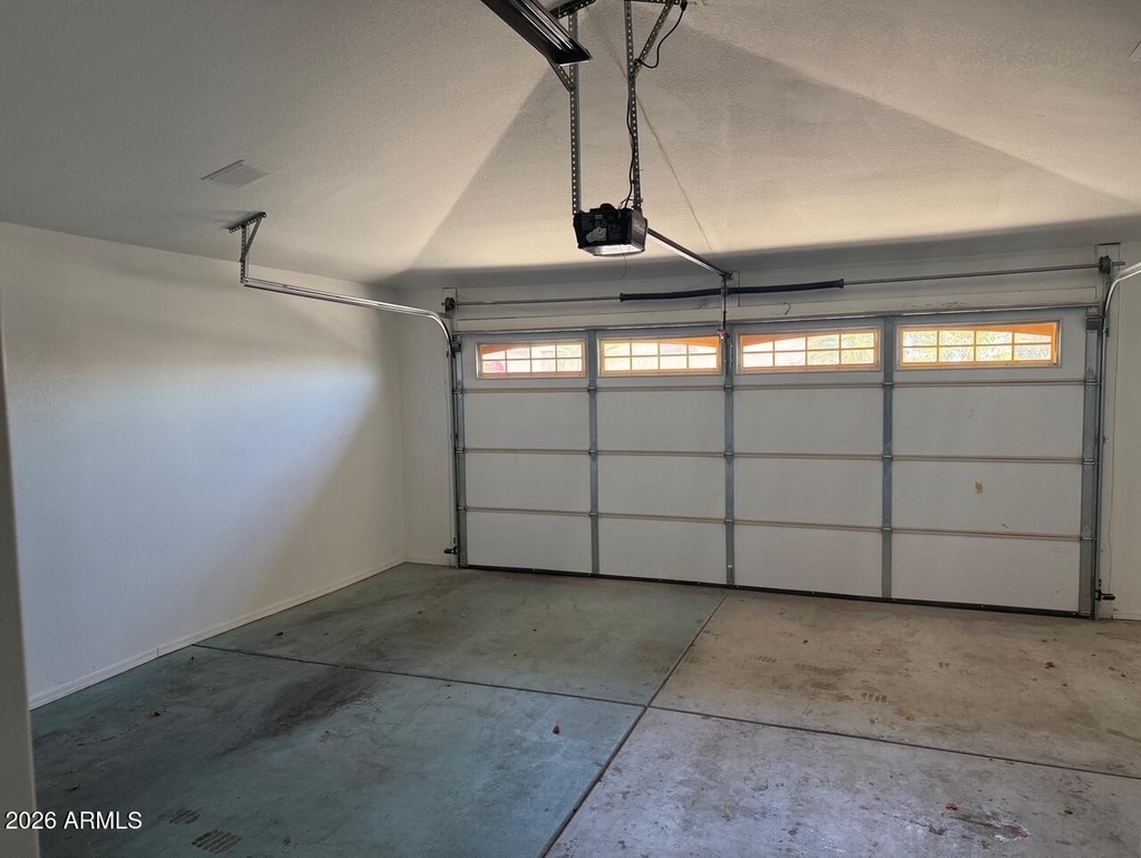 8910 N 114th Avenue - Photo 17