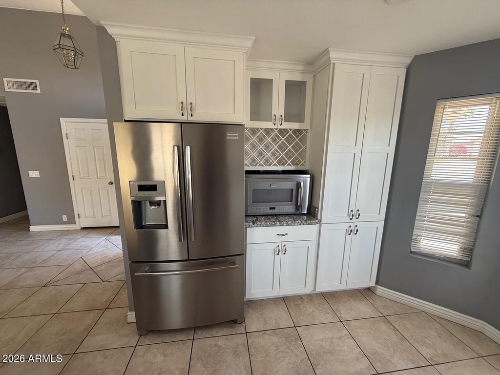 8910 N 114th Avenue - Photo 7