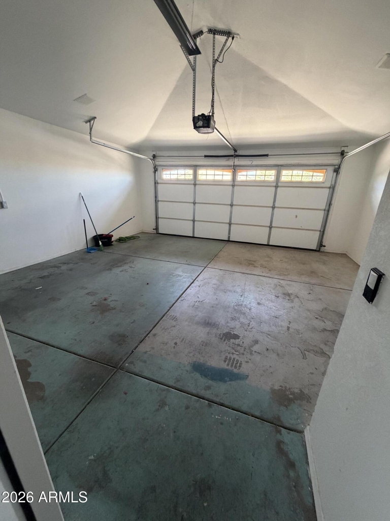 8910 N 114th Avenue - Photo 18