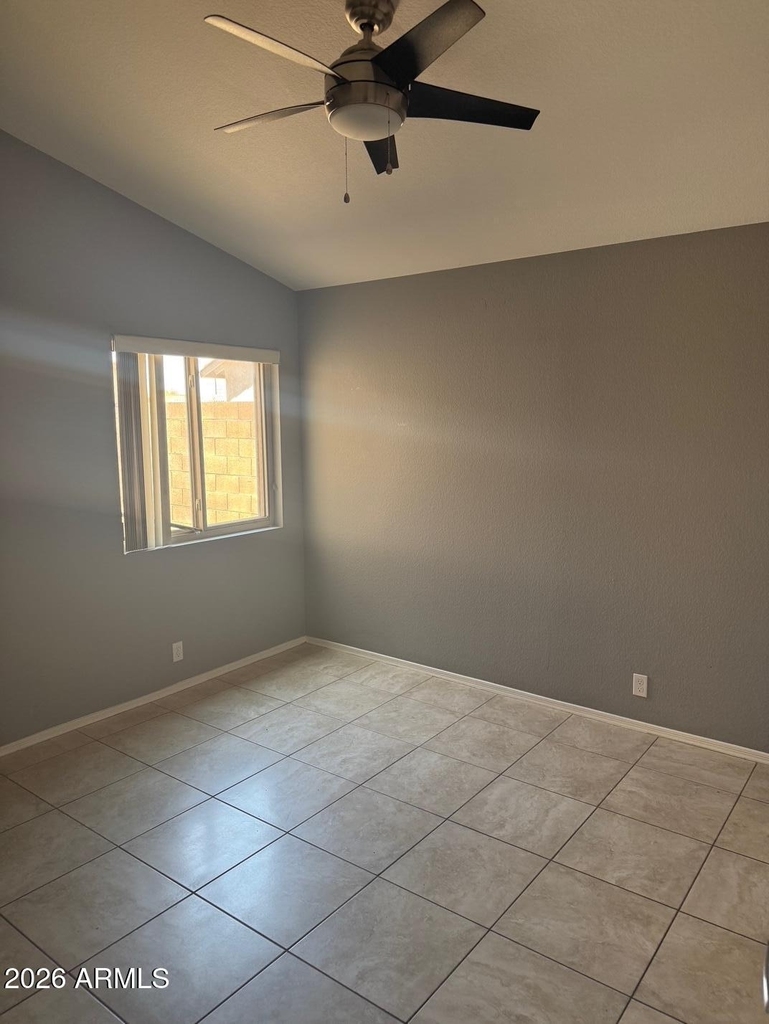 8910 N 114th Avenue - Photo 6