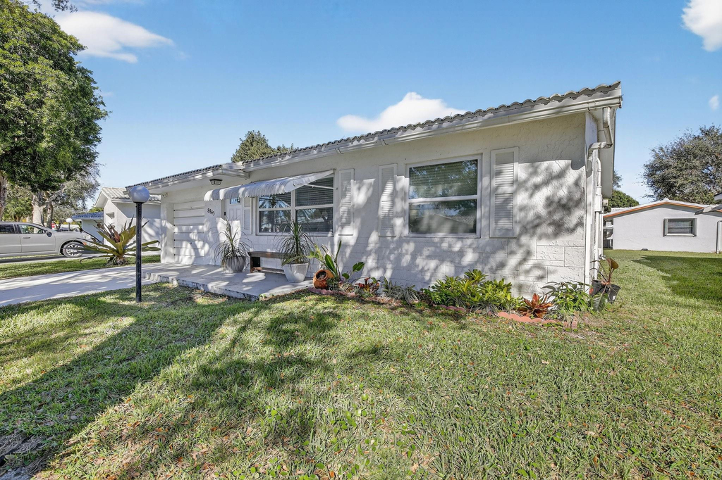 8845 Nw 14th Street - Photo 4