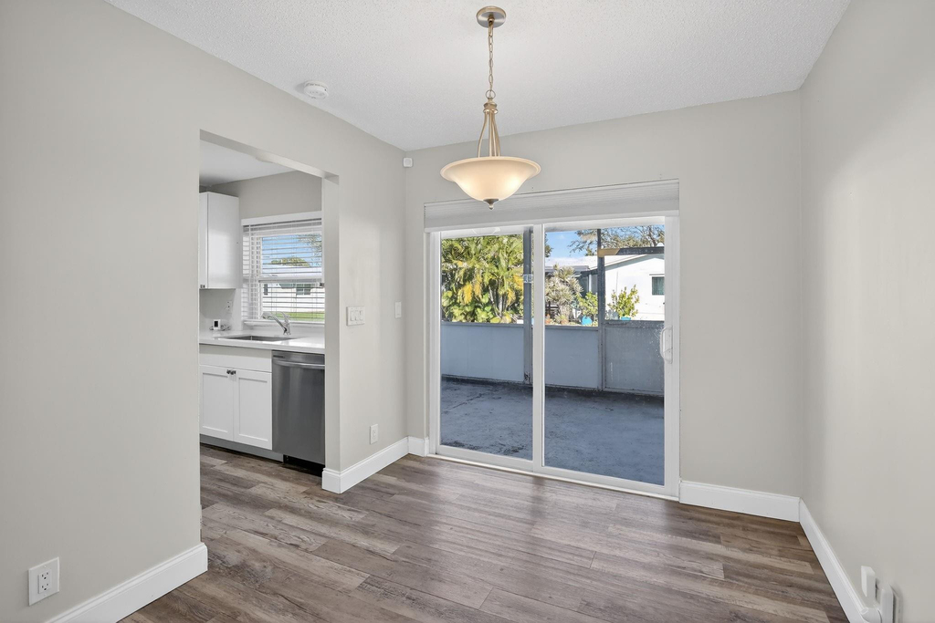 8845 Nw 14th Street - Photo 11