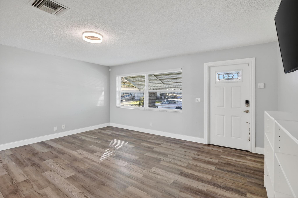 8845 Nw 14th Street - Photo 7