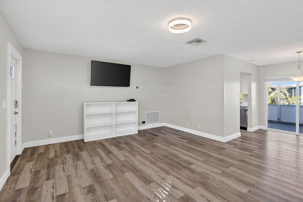 8845 Nw 14th Street - Photo 9