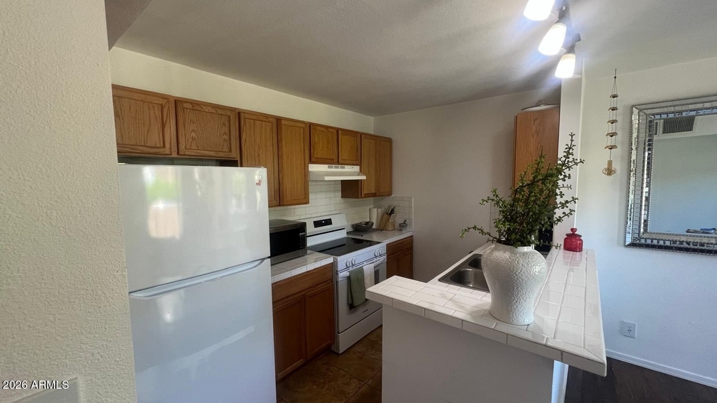 8055 E Thomas Road E - Photo 0