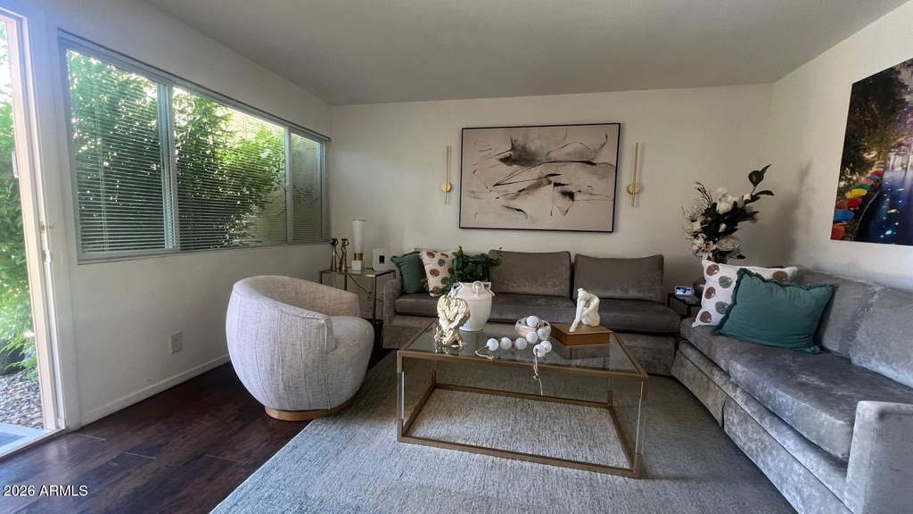 8055 E Thomas Road E - Photo 7