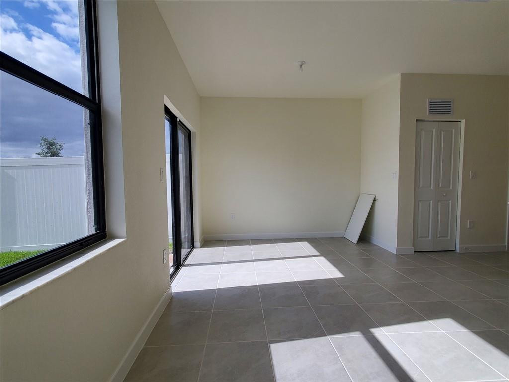 3216 W 114th Terrace - Photo 7