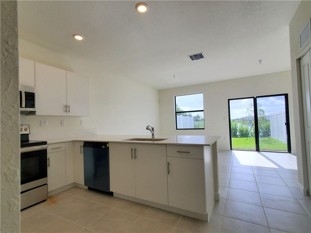 3216 W 114th Terrace - Photo 5