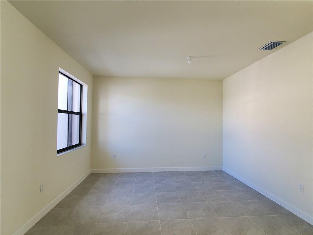 3216 W 114th Terrace - Photo 2
