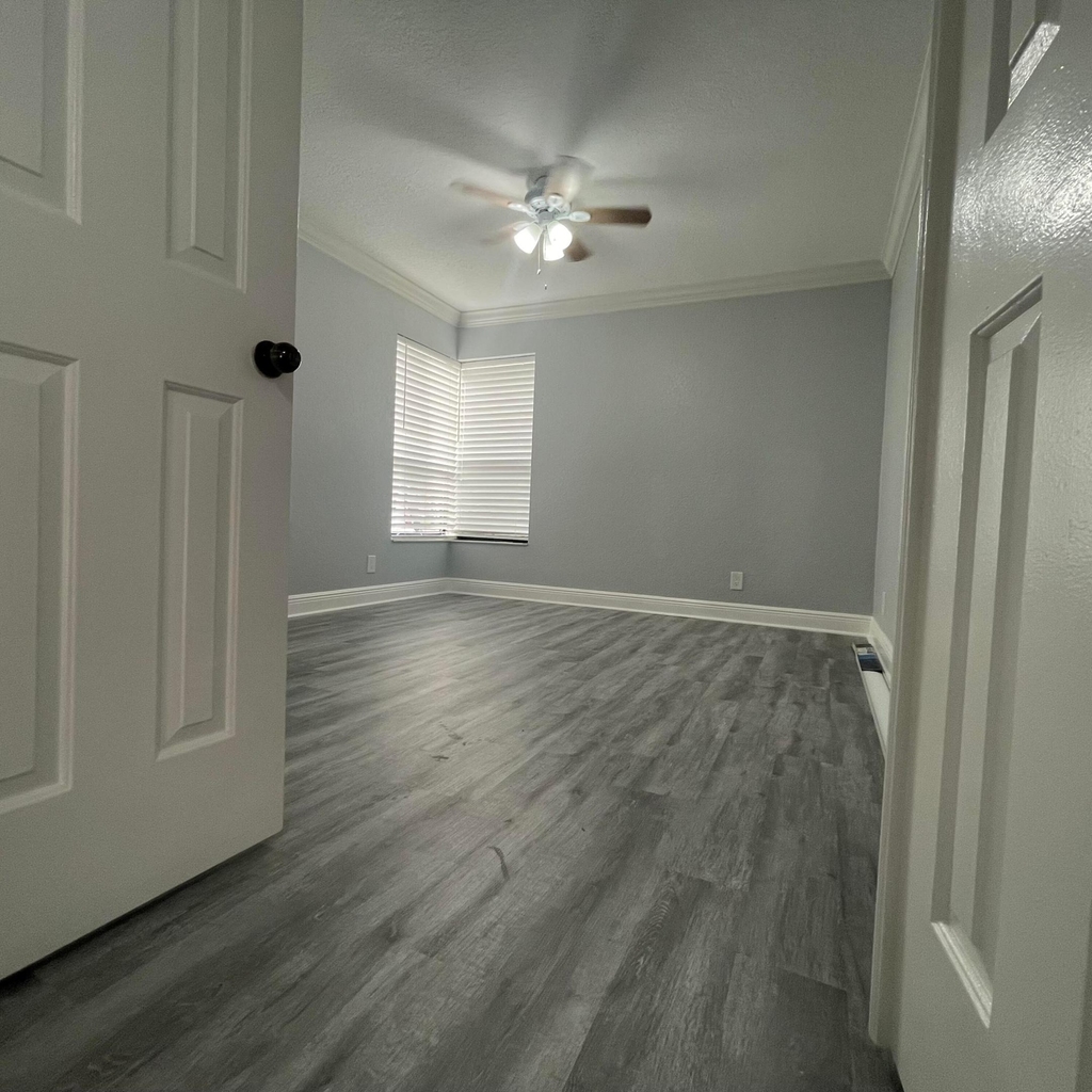 3427 Nw 47th Avenue - Photo 7