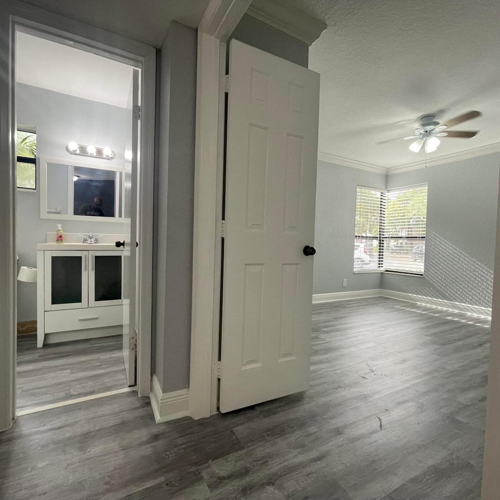 3427 Nw 47th Avenue - Photo 5